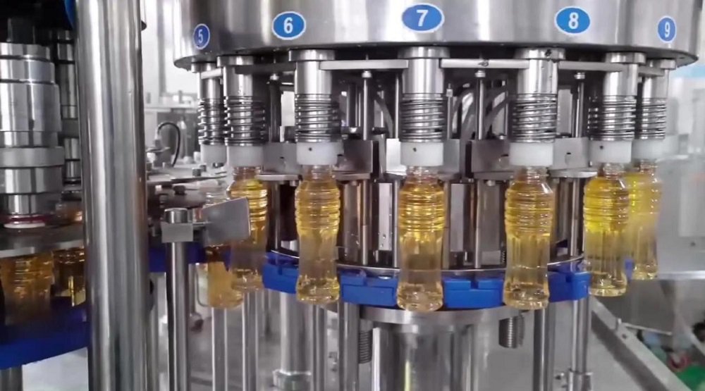 3  Automatic plastic bottle fruit juice filling machine.jpg